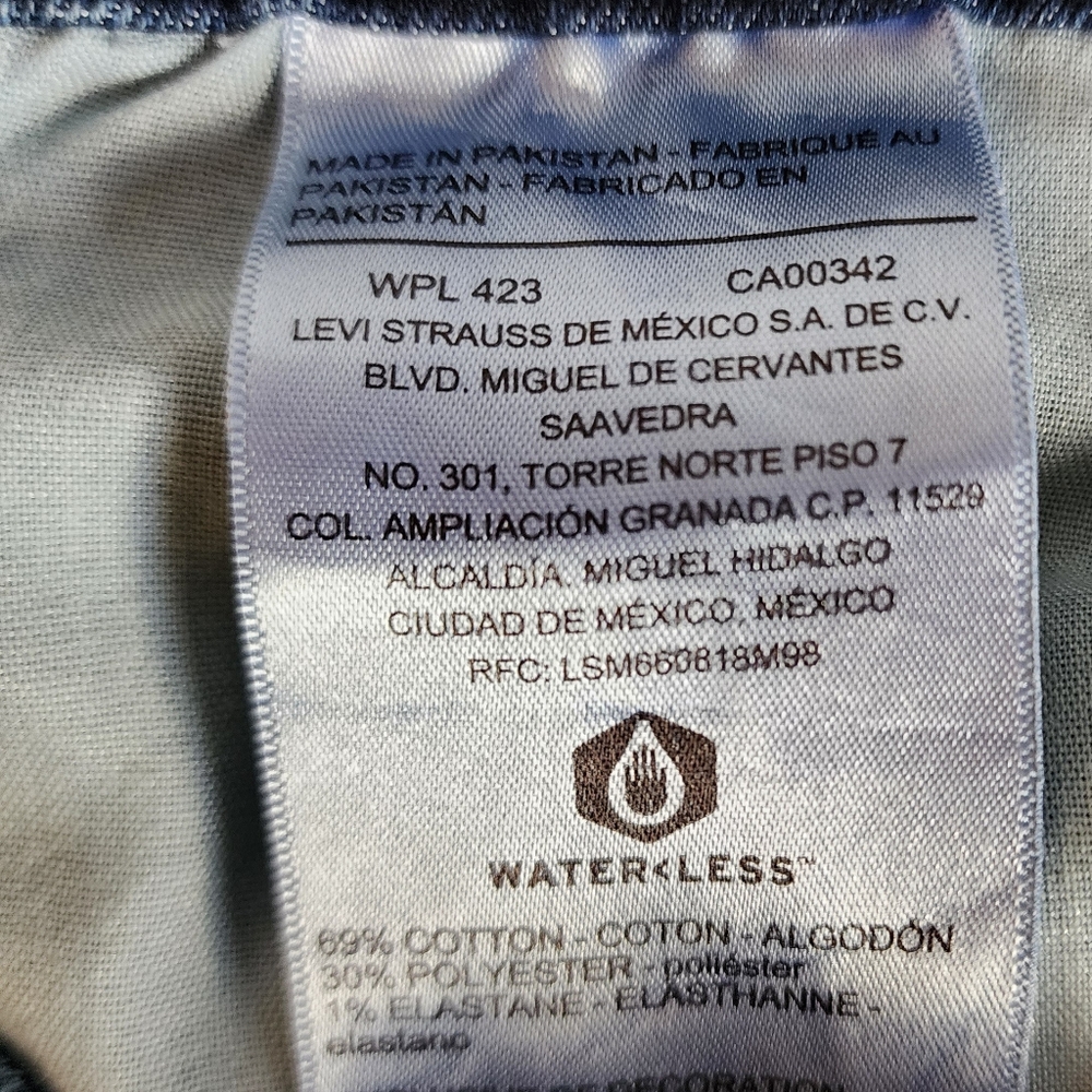 Size 12 Levi Strauss Denim Shorts - Picture 5 of 6